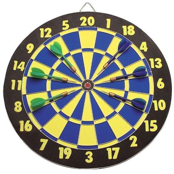Dart Board with 6 plastic darts - Picture 1 of 1